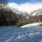 マウンテンビューから：岩岳スキー場の絶景スポットながら、白馬岳上部は雲に隠れて見えません