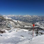 兎平Topからの山岳風景：一番左の雨飾山をはじめ新潟方面の山がくっきり見えました。