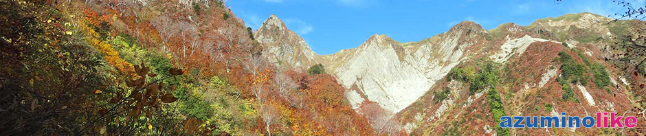 2015/10/15【紅葉の雨飾山】登山途中の荒菅沢からみた雨飾山は紅葉のピークで、息を呑むほどの紅葉三昧でした。