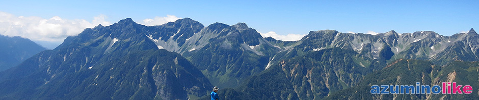 2014/9/9【常念岳山頂からの眺望】山頂からは北アルプスの名峰が手に取るように見えて、大興奮。眼前には穂高連峰、右端は槍ヶ岳ですね。