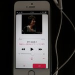 ③ iPhoneで連続再生：右下の再生モードは１曲を連続再生するもので、ピアノ練習には打って付けです。