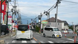 国道を右に曲がって上田市街地をバイパス