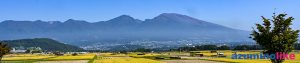 2020/9/30【収穫の秋、浅間山遠景】収穫の進む秋の田園風景と浅間山の雄姿が 絵になり、見事な秋晴れです。