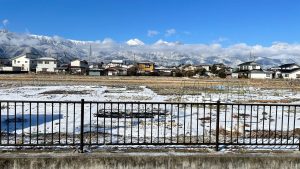 用水路に沿った場所から